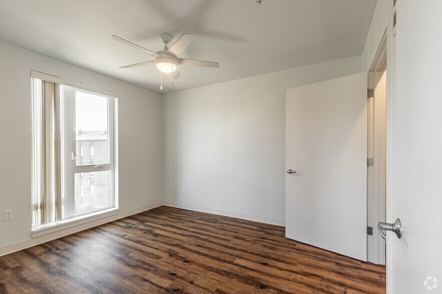 More Photos Of 5990 SE 92nd Ave, Portland Apartments For Lease