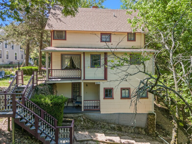 More Photos Of 5 Ojo St, Eureka Springs Hospitality For Sale