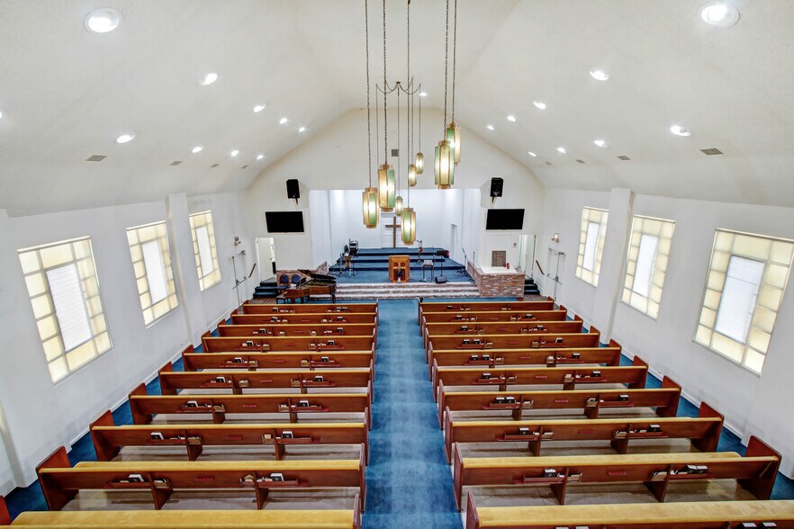 More Photos Of 724 S Glenoaks Blvd, Burbank Religious Facility For Sale