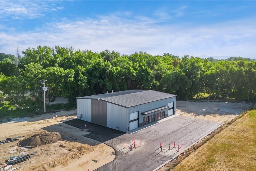 Primary Photo Of 80 N Happy Valley Rd, Nampa Warehouse For Sale