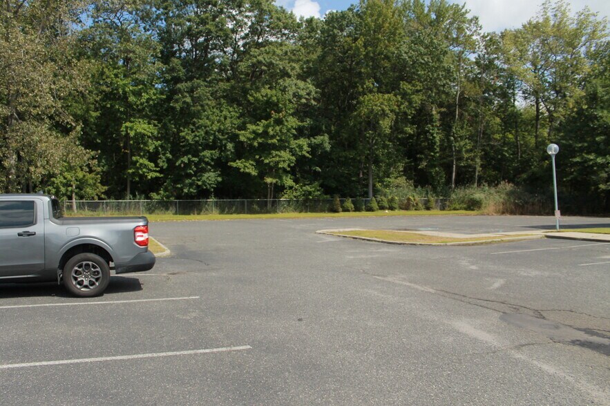 More Photos Of 3321 Doris Ave, Ocean Unknown For Lease