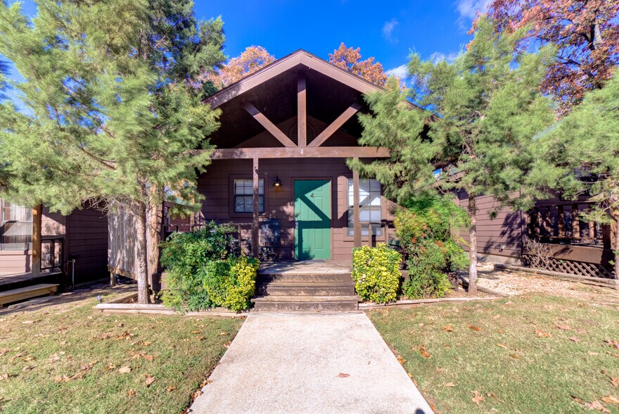 More Photos Of 446724 E 390 Rd, Langley Hotel For Sale