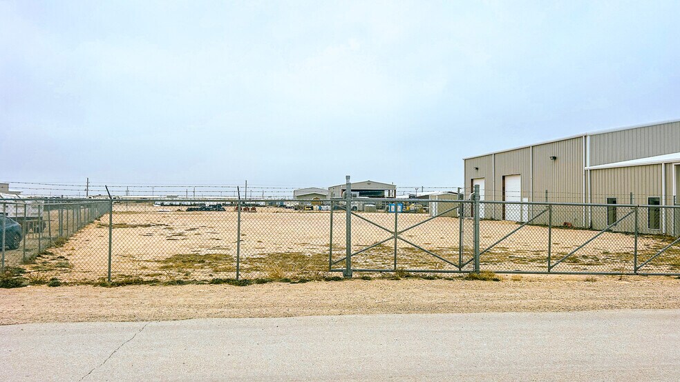 More Photos Of 3118 County 1107 rd, Midland Warehouse For Lease