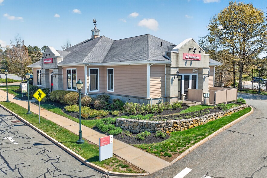 More Photos Of 650 Falmouth Rd, Mashpee Unknown For Lease