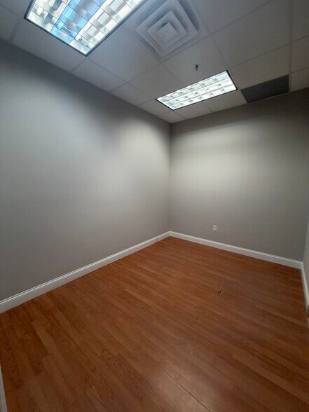 More Photos Of 245 Bellagio Cir, Sanford General Retail For Lease