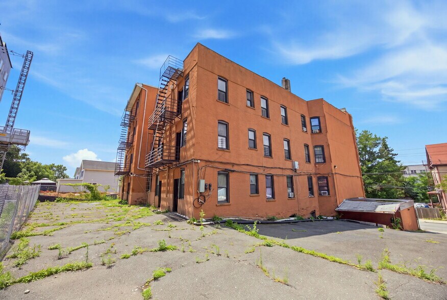 More Photos Of 258 Woodworth Ave, Yonkers Apartments For Sale