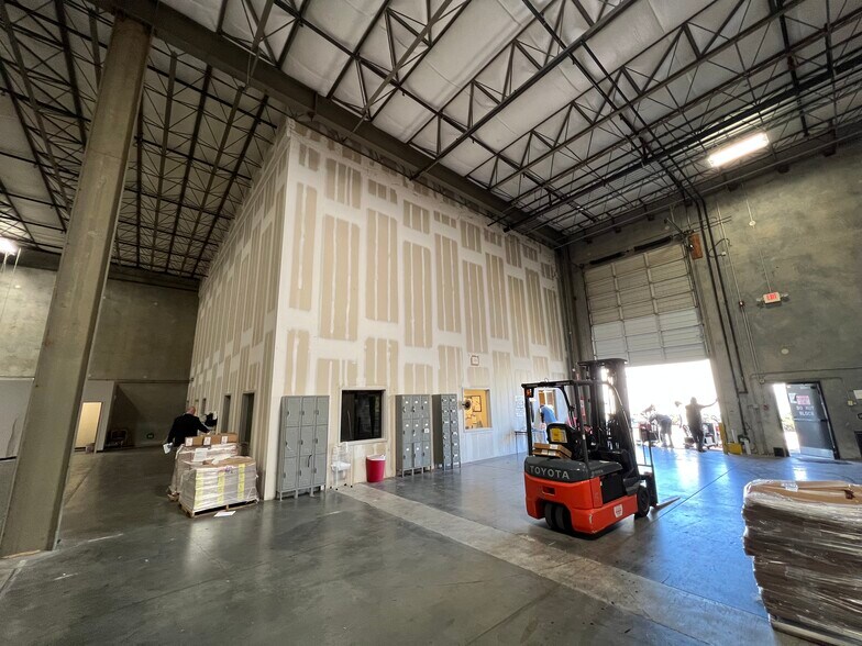 More Photos Of 1310 Citizens Pky, Morrow Industrial For Sale