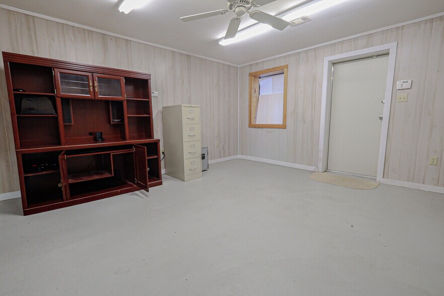 More Photos Of 4307 Highway 270 E, Mount Ida Flex For Sale