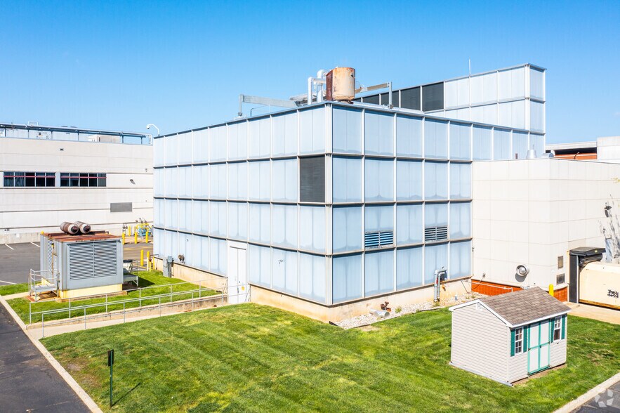 More Photos Of 311 Pennington Rocky Hill Rd, Pennington Research And Development For Lease
