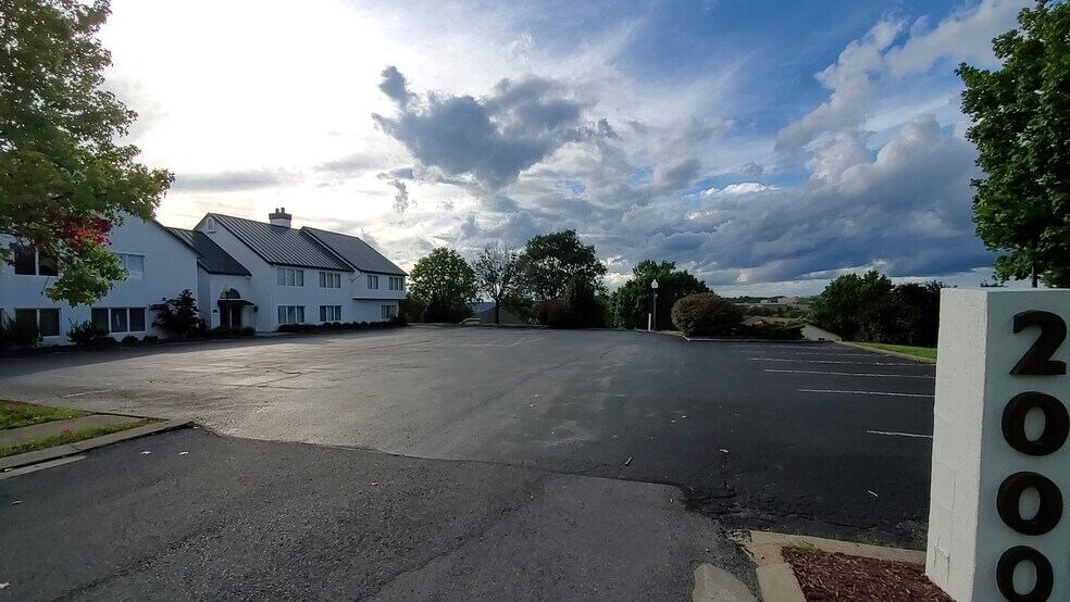 More Photos Of 2000 Hampton Ctr, Morgantown Medical For Sale