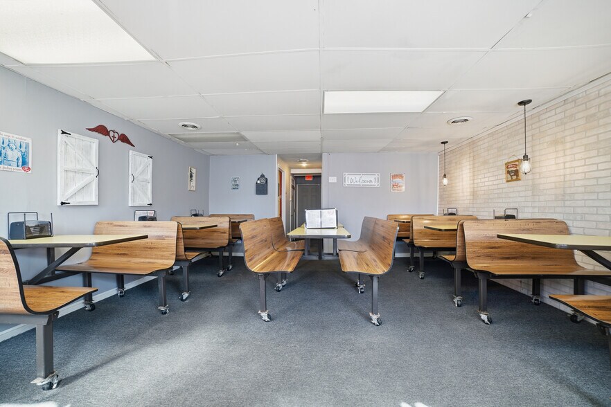 More Photos Of 12 E Main St, Shiloh General Retail For Sale