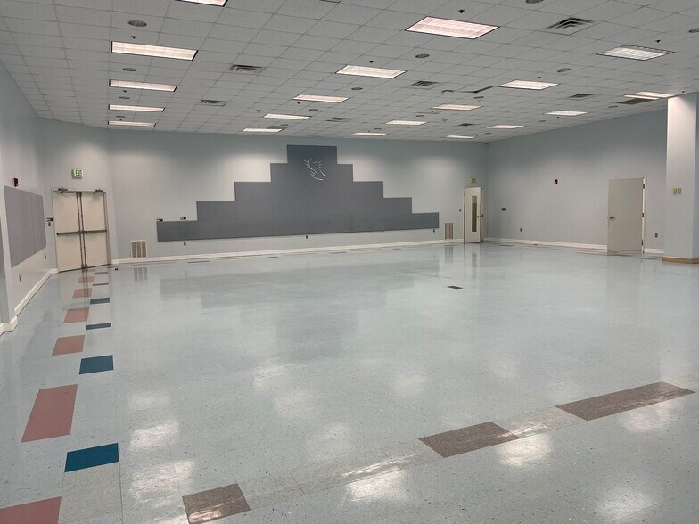 More Photos Of 6701 Crestwood Blvd, Birmingham Freestanding For Sale