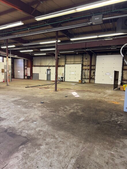 More Photos Of 24 Elise St, Westfield Flex For Lease