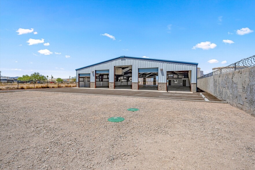 More Photos Of 3626 E 47th St, Tucson Manufacturing For Sale