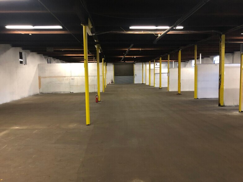 More Photos Of 1 Reisner Way, Clinton Manufacturing For Lease