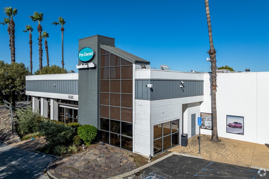 More Photos Of 5425-5445 E La Palma Ave, Anaheim Warehouse For Lease