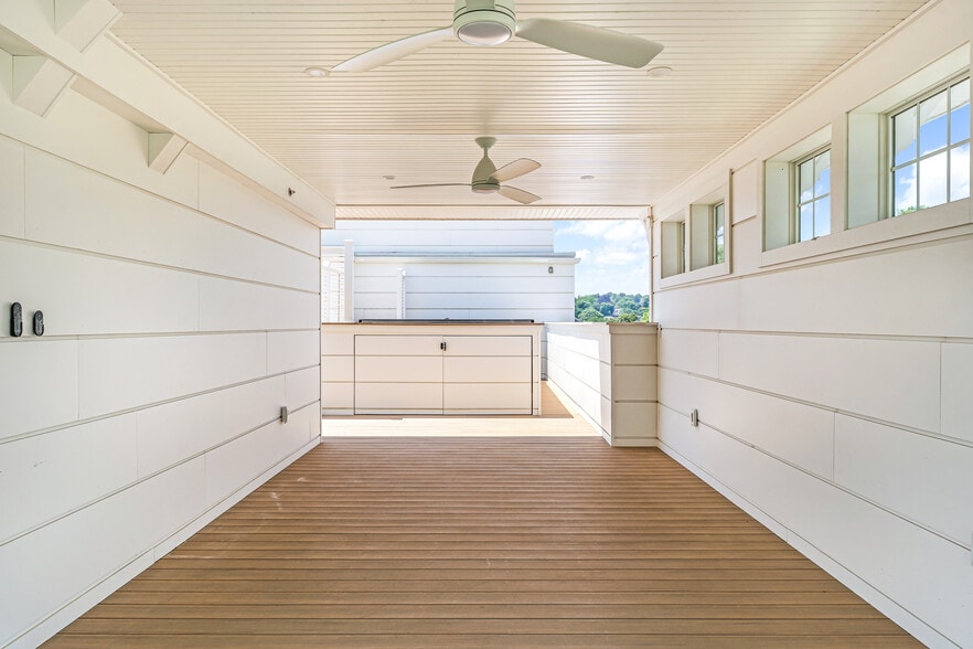 More Photos Of 32 Broadway Ave, Mystic Hotel For Sale