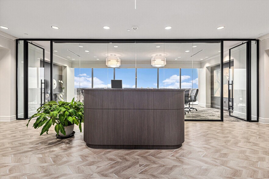 More Photos Of 2001 Park Pl, Birmingham Office For Lease