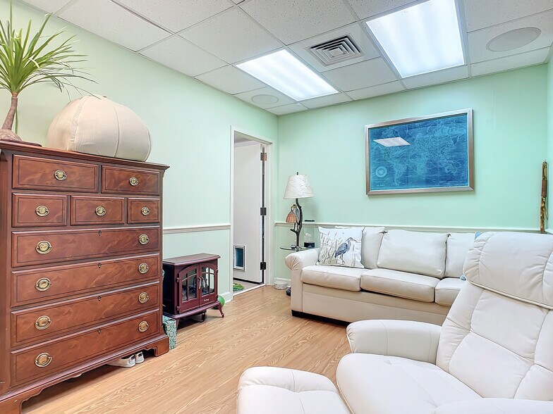 More Photos Of 405 Downing St, New Smyrna Beach Medical For Sale