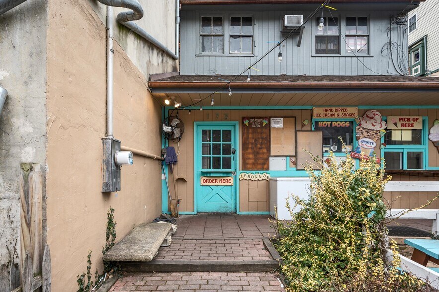 More Photos Of 170 High St / 173 Potomac St, Harpers Ferry Storefront Retail Residential For Sale