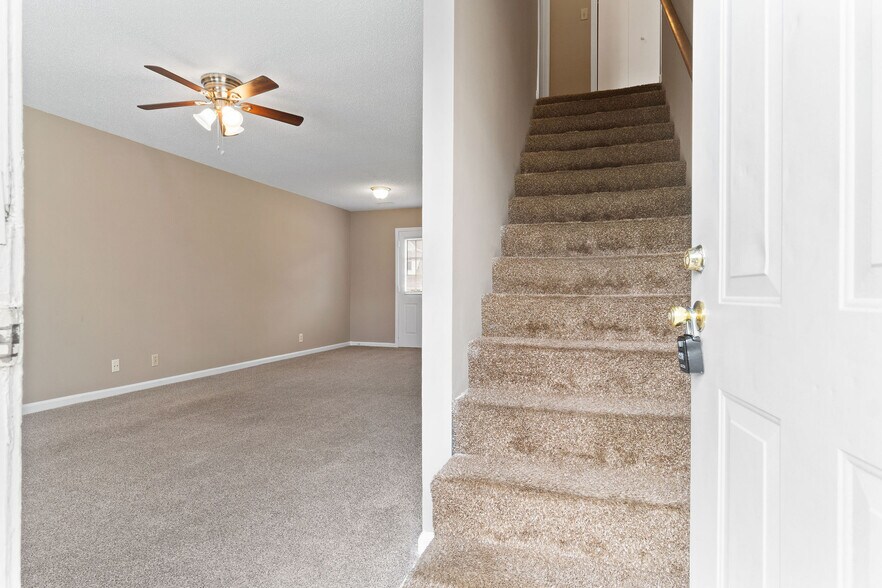 More Photos Of 279B Harrier ct, Clarksville Apartments For Sale