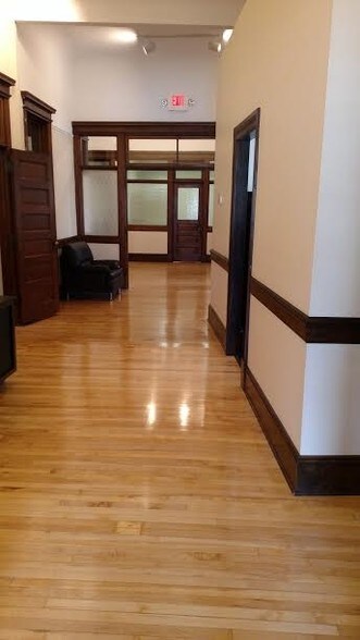 More Photos Of 2 E Broad St, Hopewell Office For Lease