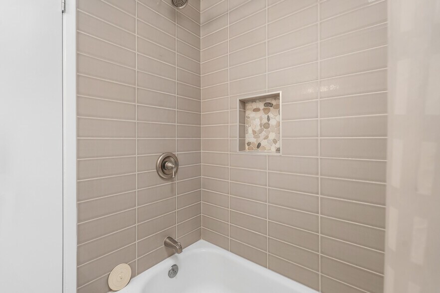 More Photos Of 1777 E Arenas Rd, Palm Springs Apartments For Sale