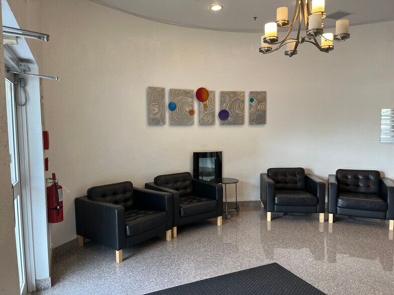 More Photos Of 522-530 S Broad St, Glen Rock Light Distribution For Lease