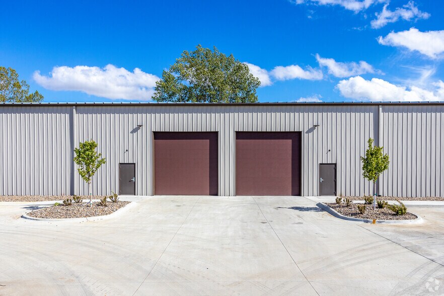 More Photos Of 6717 NE 15th St, Des Moines Warehouse For Lease