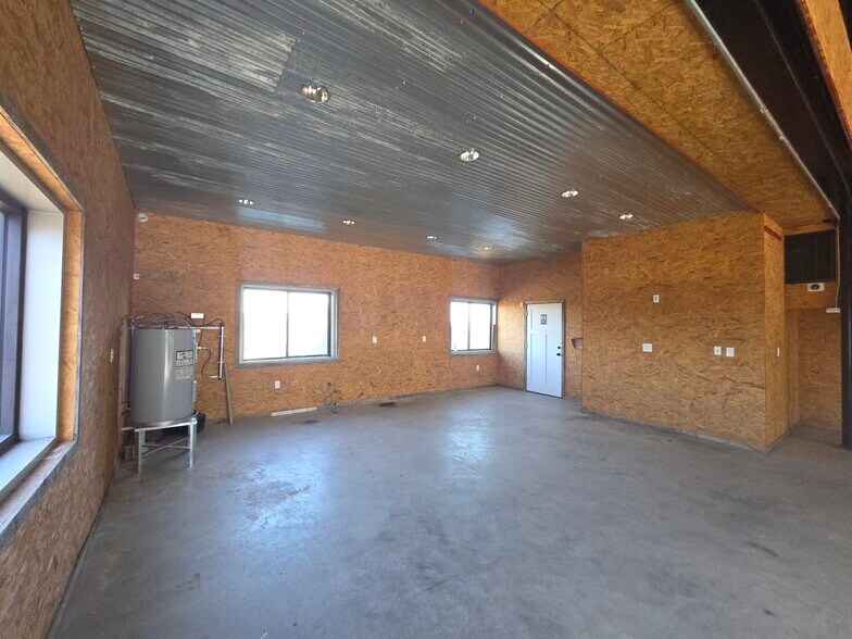 More Photos Of 231 Frog Pond Ln, Dripping Springs General Retail For Sale