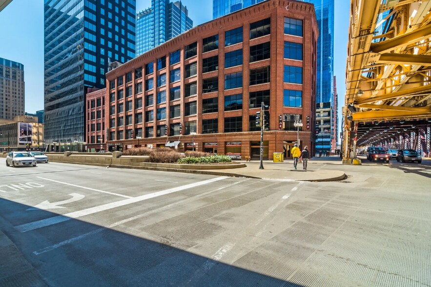 More Photos Of 180 N Wacker Dr, Chicago Loft Creative Space For Sale