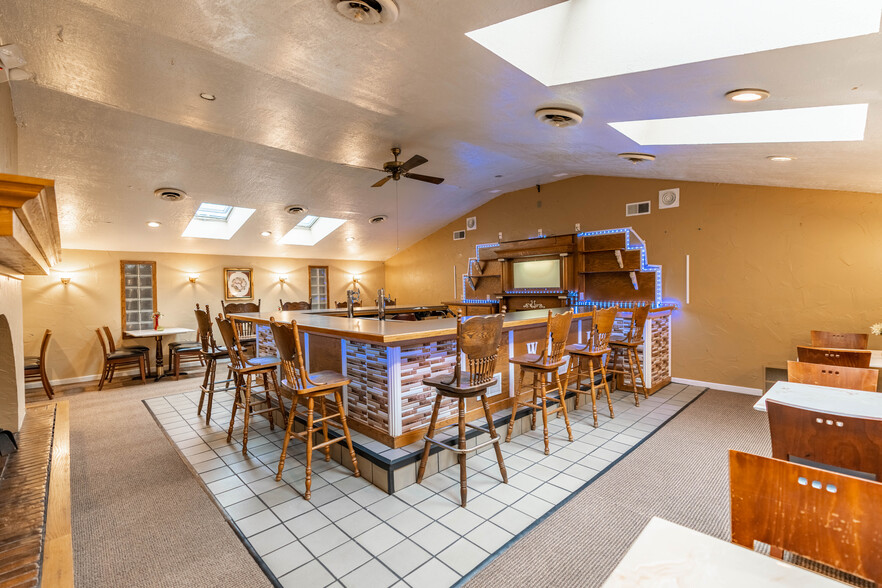 More Photos Of 4905 W Tuscarawas St, Canton Restaurant For Lease