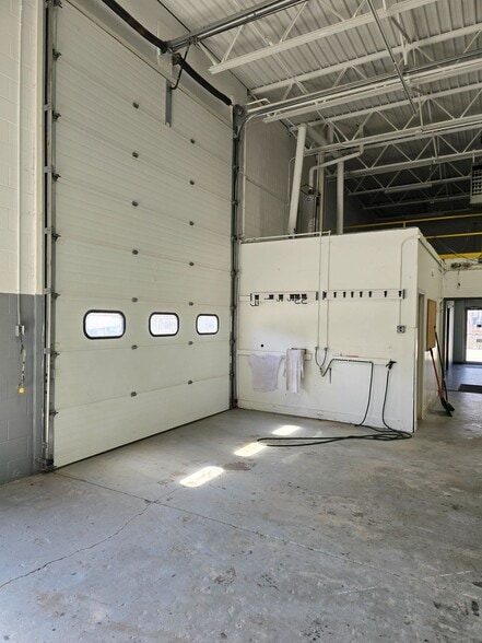 More Photos Of 3540 Jefferson Ave SE, Grand Rapids Warehouse For Lease