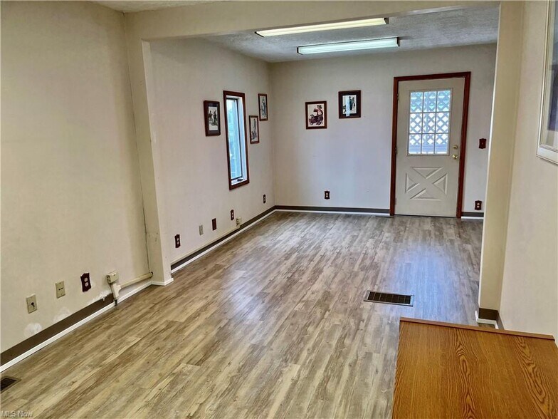 More Photos Of 2918 Plymouth Ave, Rocky River Office For Sale