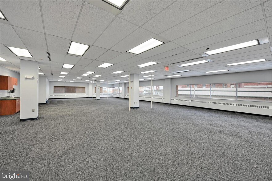 More Photos Of 19 N 6th St, Reading Office For Sale