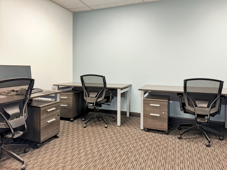 More Photos Of 10 Milner Business Ct, Toronto Coworking Space