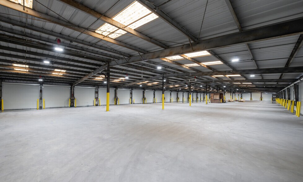 More Photos Of 3404 Clifford Ln, Jacksonville Truck Terminal For Lease