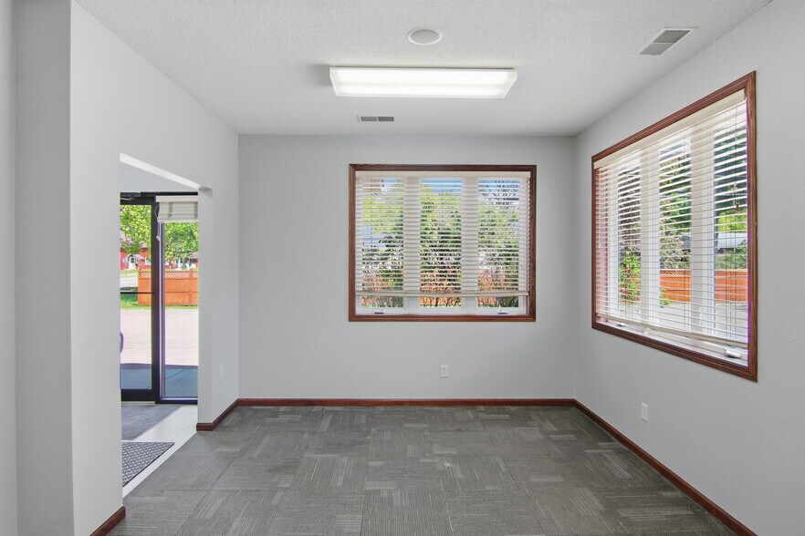 More Photos Of 2108 S Broadway St, Menomonie Office For Sale