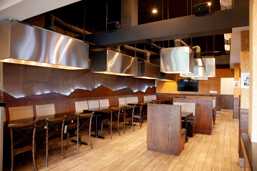 More Photos Of 16871 Beach Blvd, Huntington Beach Restaurant For Sale