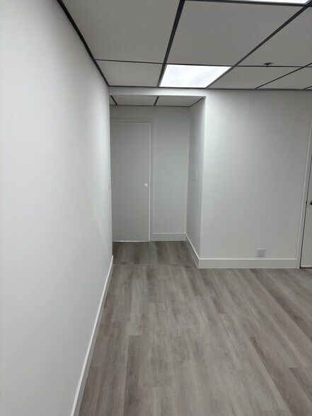 More Photos Of 430 Center Ave, Mamaroneck Warehouse For Lease