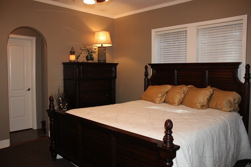 More Photos Of 1292 N Highland Ave, Jackson Office Residential For Lease