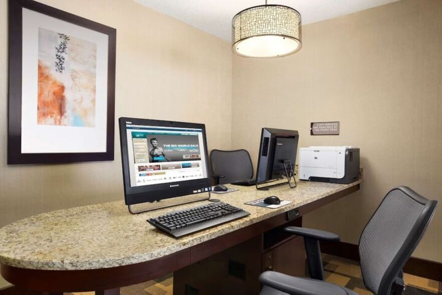 More Photos Of 9169 Markville Dr, Dallas Hotel For Sale