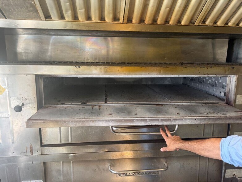 More Photos Of 130 N Main St, Oregon Restaurant For Sale