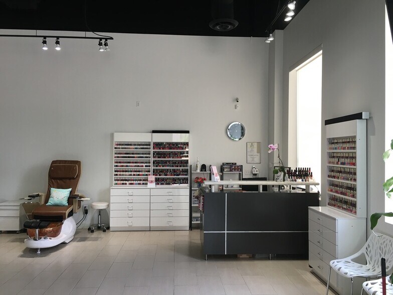 More Photos Of 13044 Grant Rd, Cypress General Retail For Sale