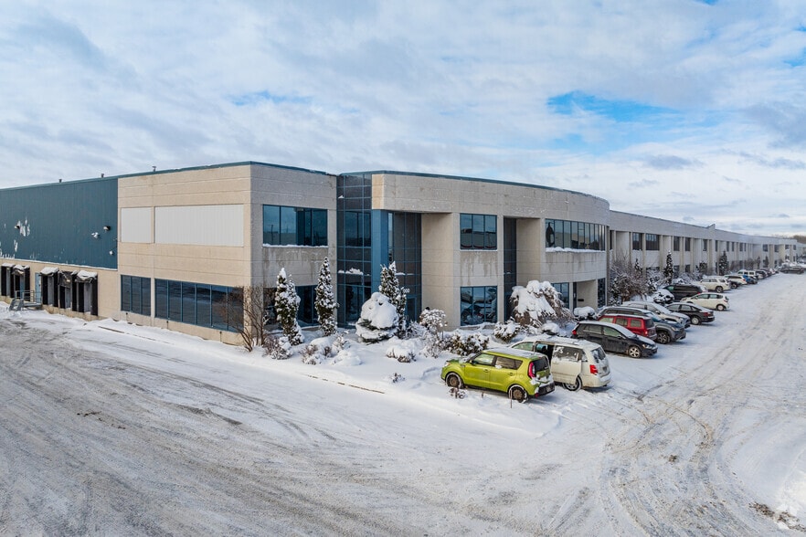 Primary Photo Of 9000-9280 Boul du Golf, Montréal Research And Development For Lease