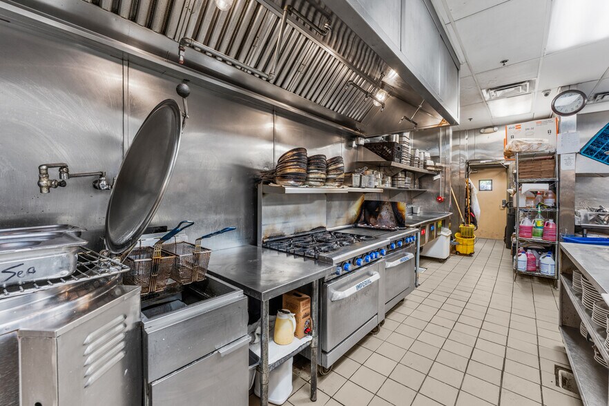 More Photos Of 73155 Highway 111, Palm Desert Restaurant For Sale