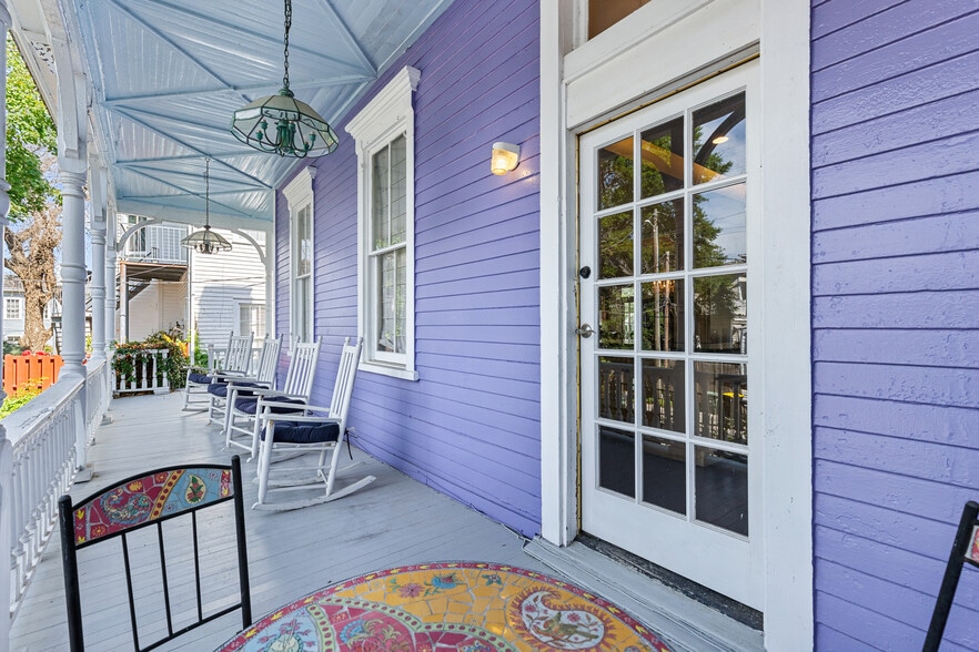 More Photos Of 402 E Gaston St, Savannah Hospitality For Sale