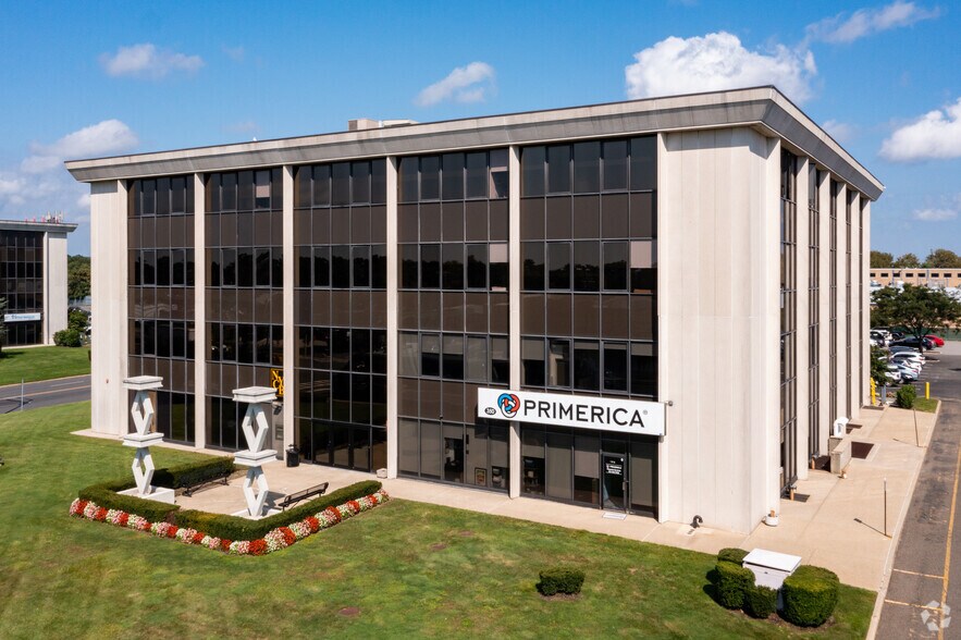 More Photos Of 350 Motor Pky, Hauppauge Office For Lease