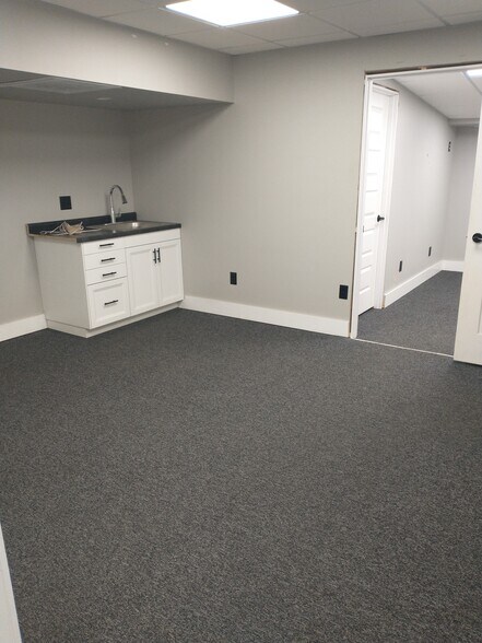 More Photos Of 1902 Eisenhower Dr N, Goshen Industrial For Lease