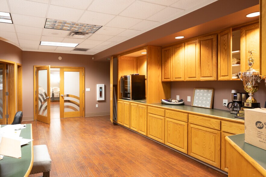 More Photos Of 1227 Bridge St, Yuba City Office For Sale